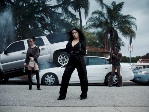 Okładka: Charli XCX - 360