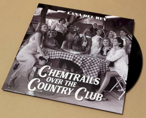 Okładka: Lana Del Rey - CHEMTRAILS OVER THE COUNTRY CLUB
