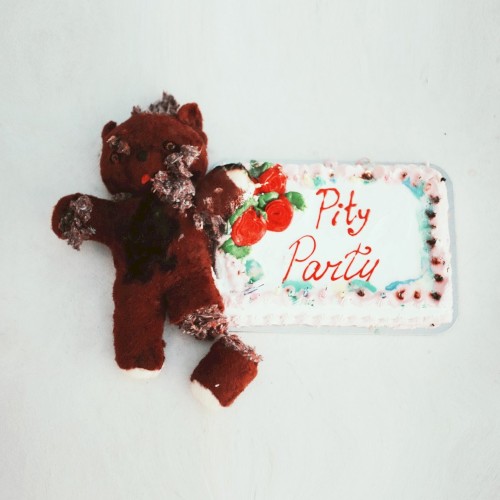Okładka: MELANIE MARTINEZ - Pity Party
