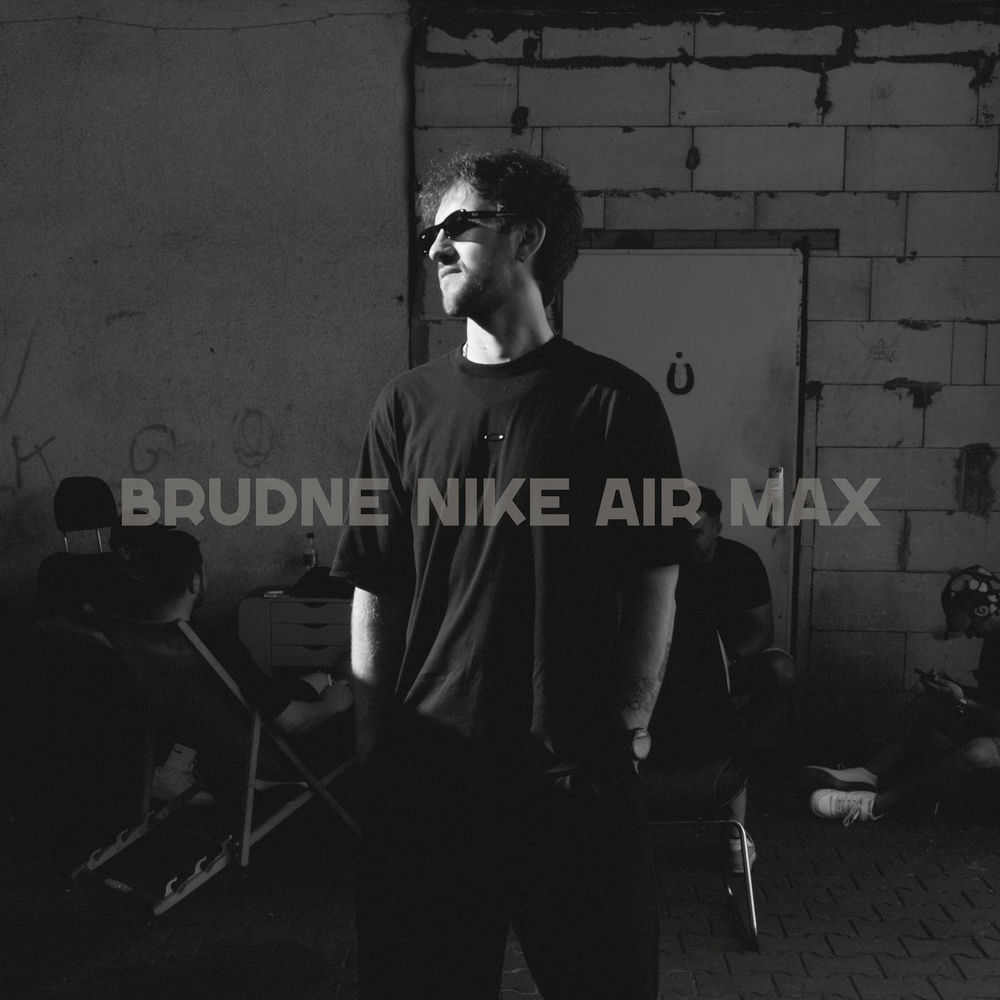 Okładka: BRUDNE NIKE AIR MAX