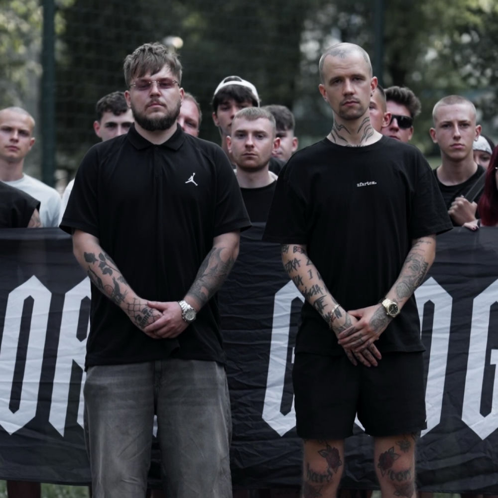 Okładka: OSIEDLA NOSZĄ BÓL