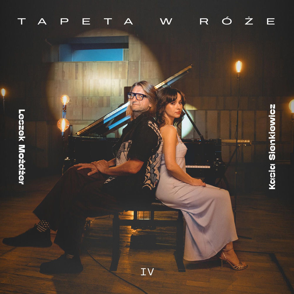 Okładka: Tapeta w róże